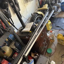 Universal roof rack
