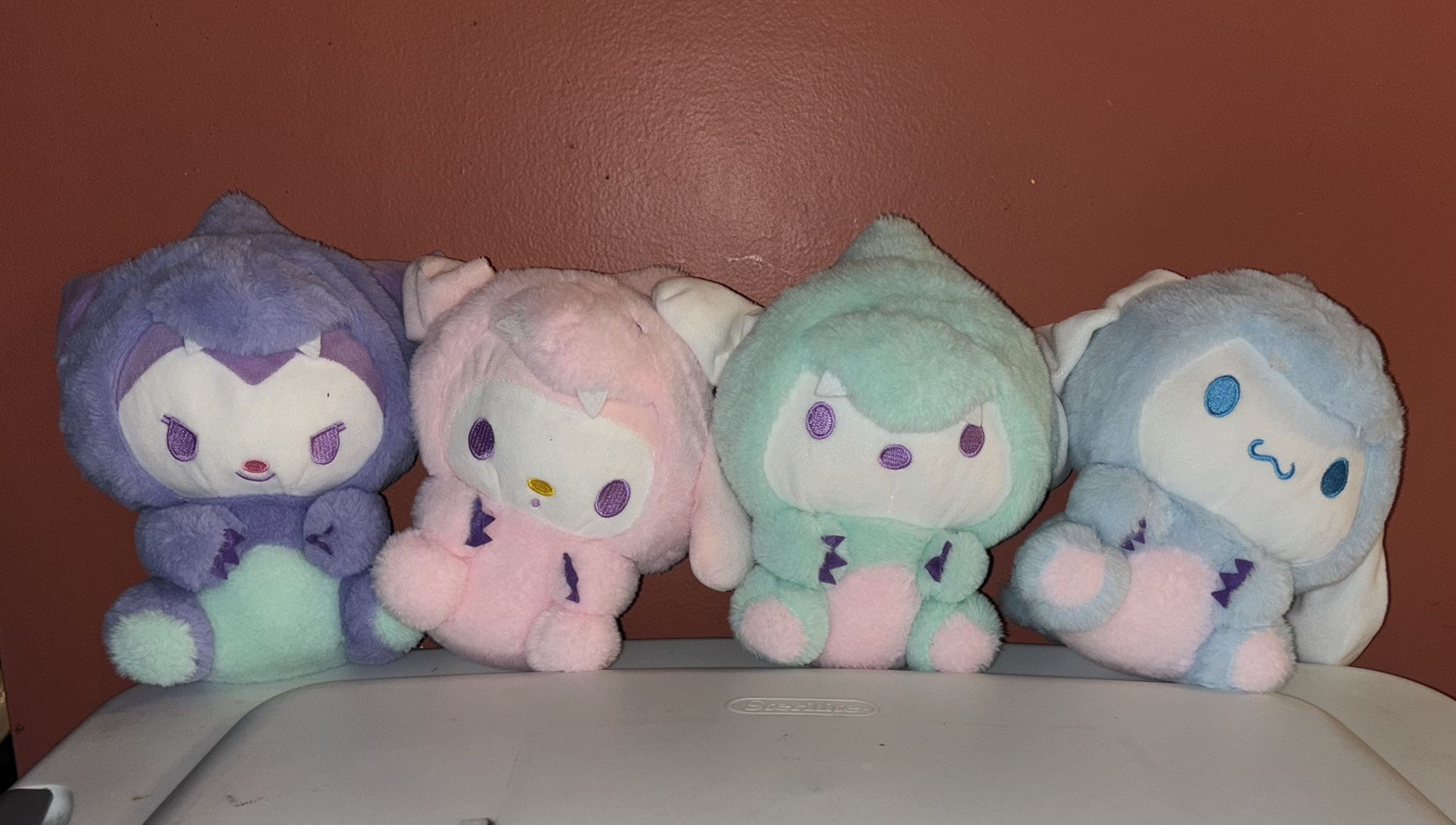 Sanrio plush set, Hello Kitty Cinnamon Roll Plush