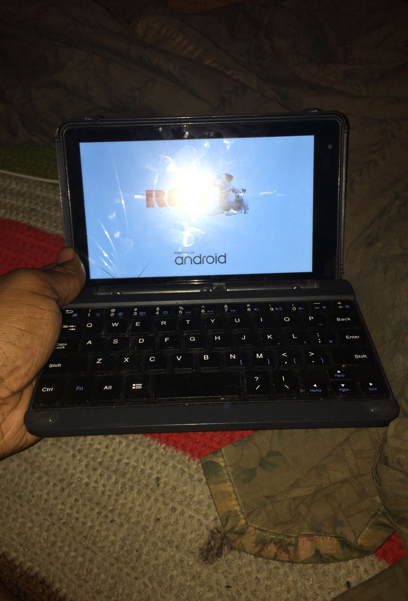CRACK SCREEN TABLET WORKS GREAT LOVED USING IT