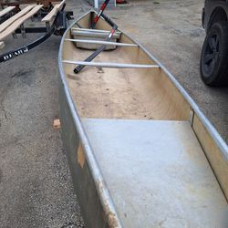17ft Flat Back Canoe With Carrier