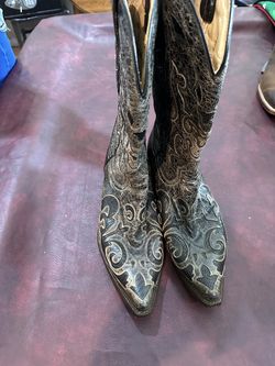 Men’s cowboy boots