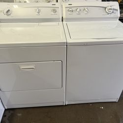 Kenmore Washer And Kenmore Eléctric Dryer 