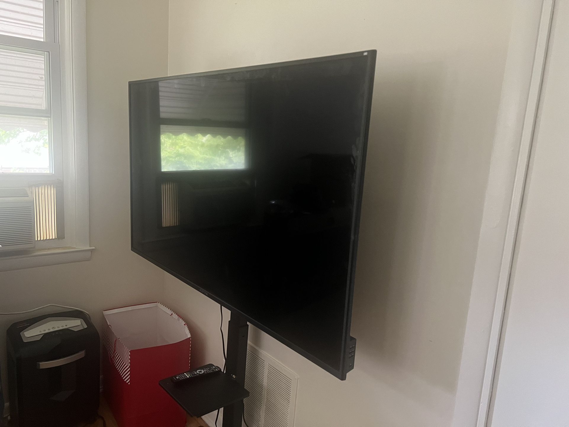 Sceptre U650CVU 65 inch 2160p 4K UHD LED Smart TV .