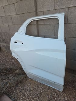CHEVROLET TRAILBLAZER ORM RIGHT SIDE REAR DOOR