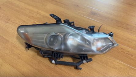 2012 Nissan Murano Passenger Side RH Headlight Assembly OEM - US Auto