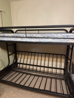 Metal bunk beds
