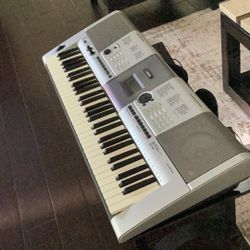 Yamaha Keyboard 