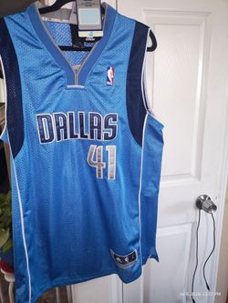 Dallas Mavericks Dirk nowitzki autographed jersey