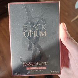 Yves Saint Laurent Black Opium