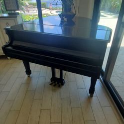QUICK SALE - Vivace CJD-152 88-Note 5' Baby Grand Piano w/ Bench