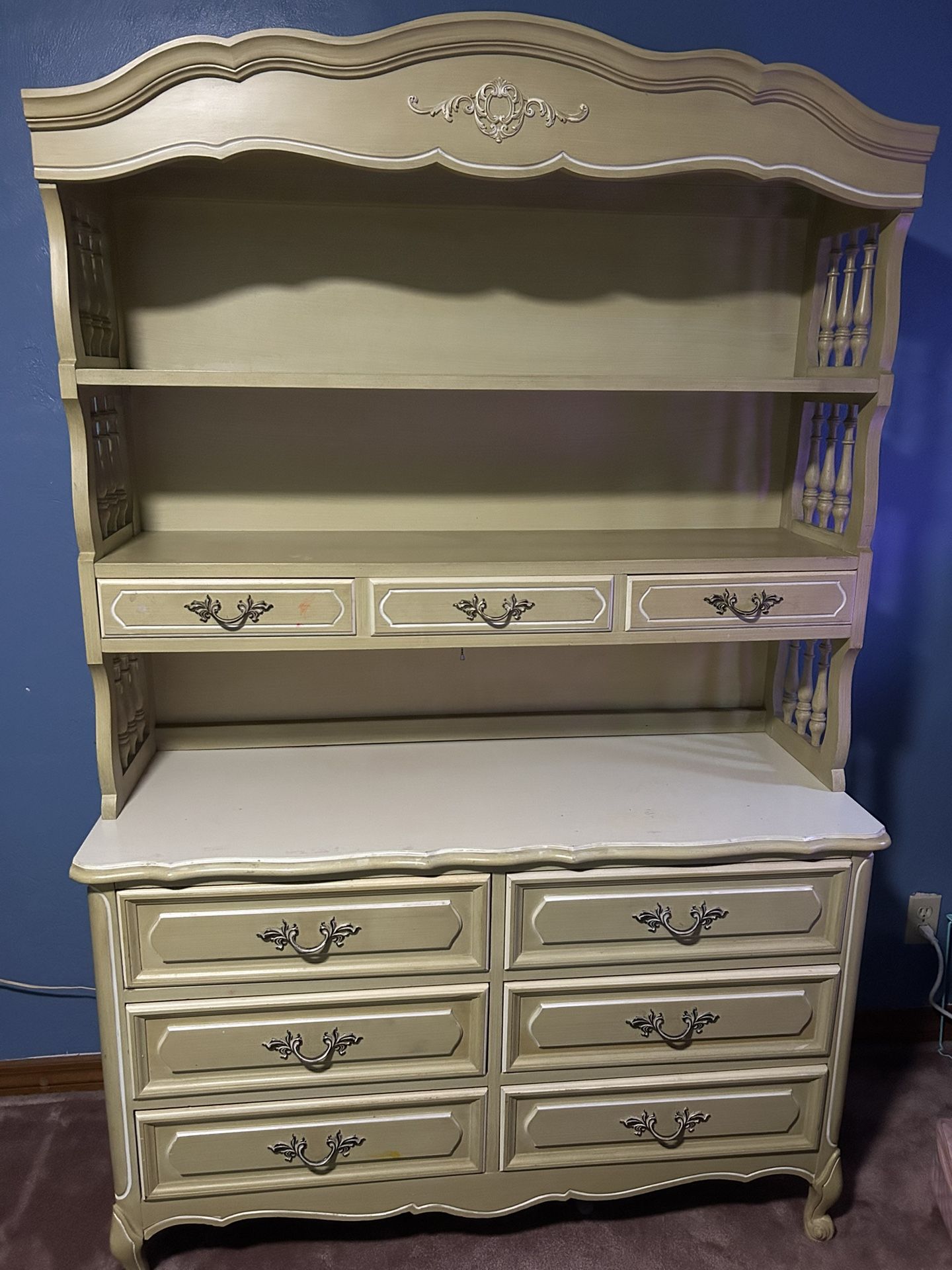 Dresser Set