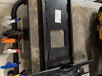 Heavy duty wall mount