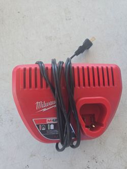 M12 battery Charger