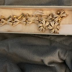 Vintage Necklace With Clip Earrings Trifari