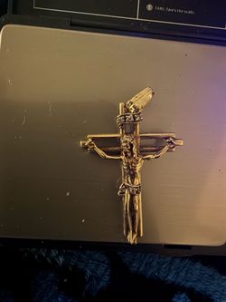10k gold Jesus cross very detailed unique piece 1 3/4 inches
