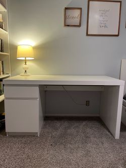 IKEA Malm Desk - Like New Condition