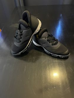 Puma ladies 7.5 Golf Shoes 