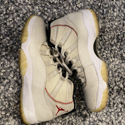 Jordan 11 platinum tint