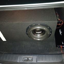Sundown Xv2 12 " Subwoofer In Custom Ported Box With Skar Audio Rp 2000.1 Amp In Excellent Condition 