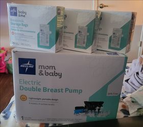 Medline Mom & Me Electric Breast Pump with 3 bags of Breastmilk storage bags 30 bags each.