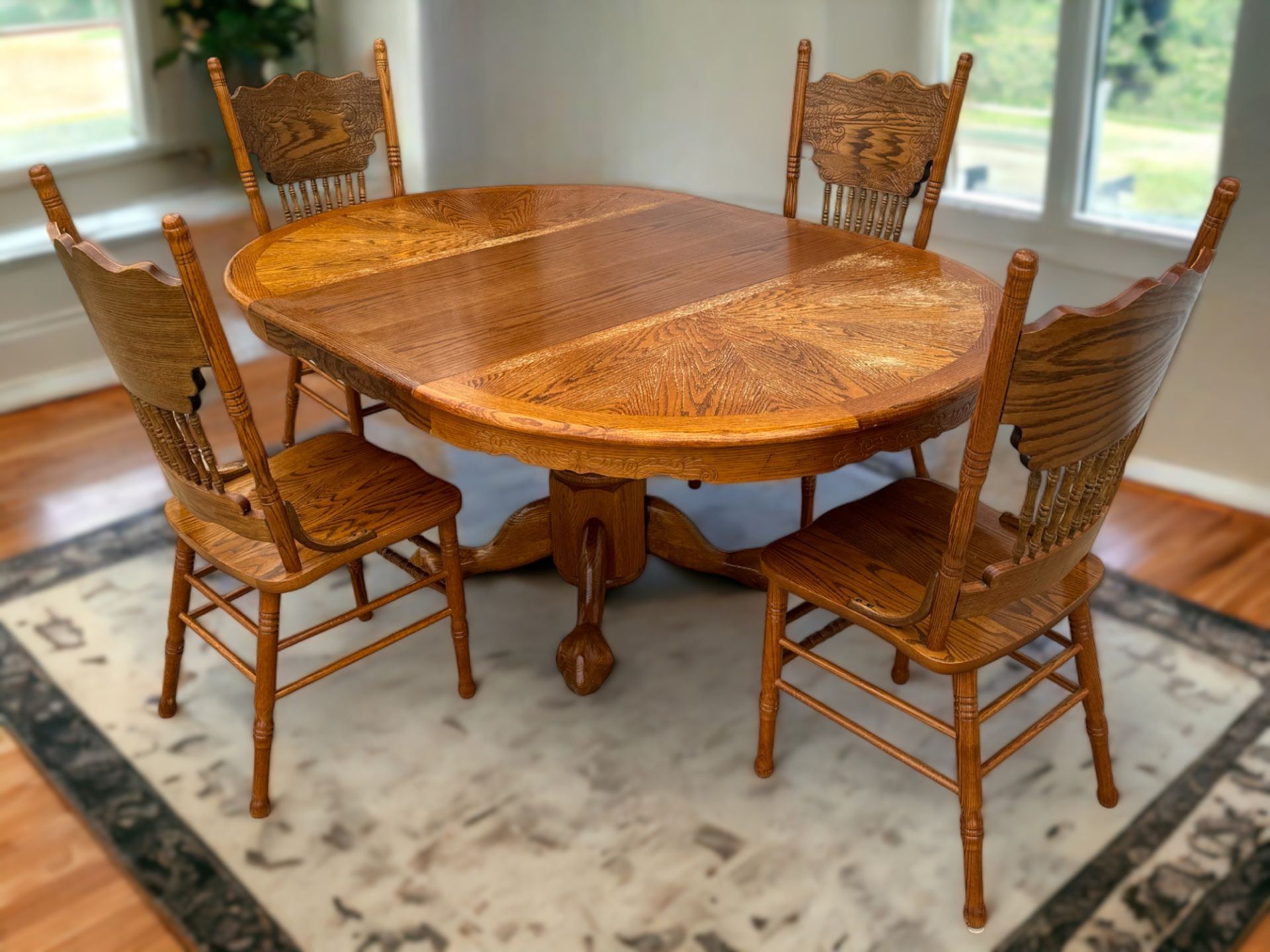 Vintage Brown Oak Extending Round Dining Table & 4 Pressback Chairs