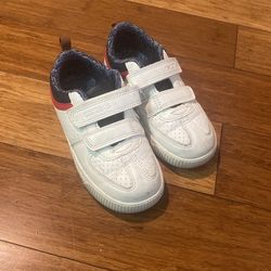 Tenis Carters Niño Talla 10🔴$7