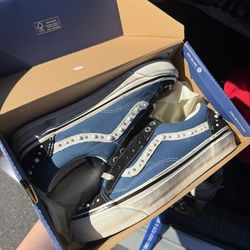 *BRAND NEW* Pearlized Blue Vans size 8.5