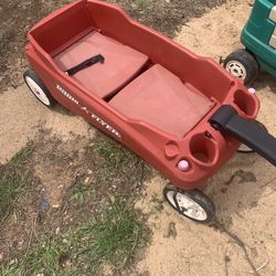 Red Flyer Wagon ( Has Seatbelts)