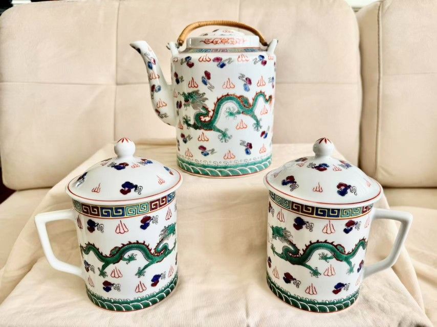 1970s Vintage Chinese Jingdezhen Fine Art Ceramics Hand Painted Dragon Teapot and Cups Mugs