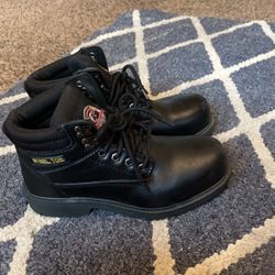 Steel toe boots