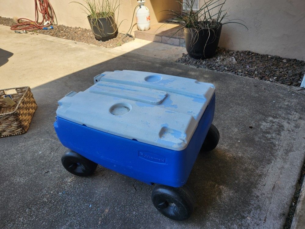 Cooler With Wheels