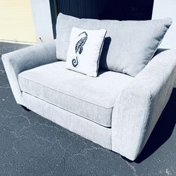 Stunning Unique High End Robb & Stucky Twin Sleeper Loveseat(Mattress Never Used)