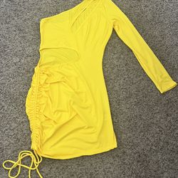 Yellow dress $12 Firm