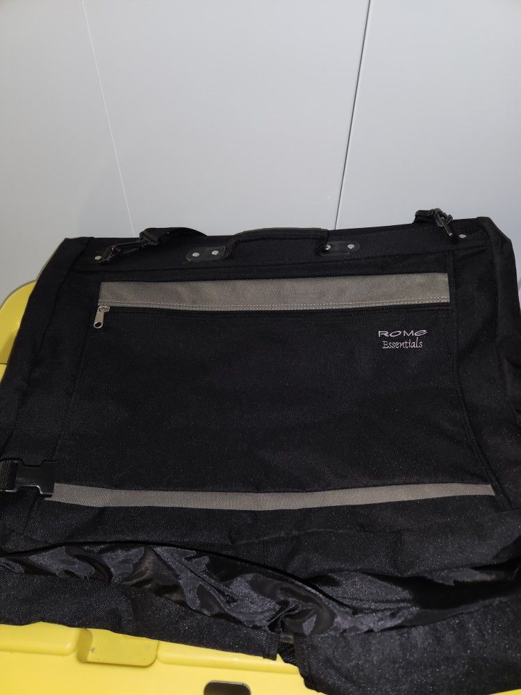Rome Essentials Garment Bag