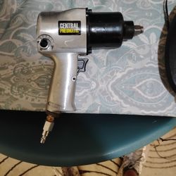 Central Pneumatic 1/2 Air Impact Wrench