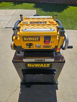 DeWalt Thickness Planer 13 in, corded with Stand