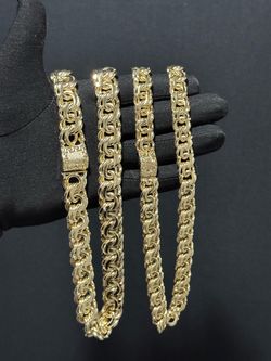 Versace border chino link chains
