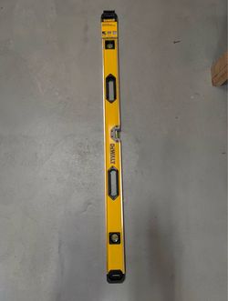 DEWALT 48 in. Magnetic Box Beam Level – New