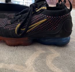 Nike Air VaporMax Flyknit Black / Gold