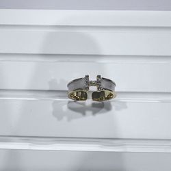 Adjustable H ring in Gold