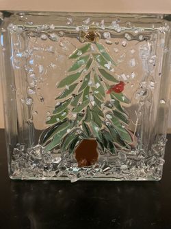Lighted Glass Cube With Christmas tree
