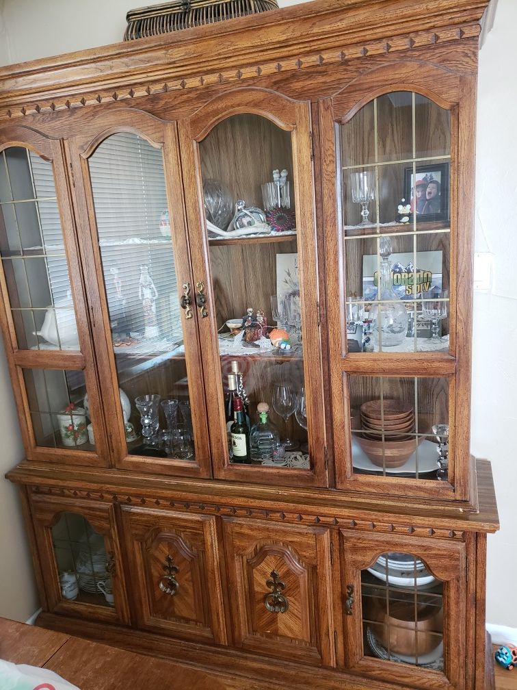 Beautiful Antique oak china hutch