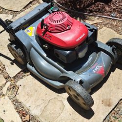 Honda HRX 217 - Self Propelled Versamow 