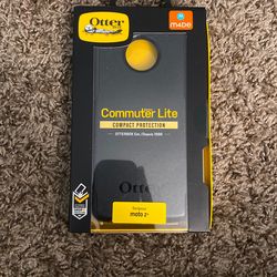MOTO Z4 otter case $15