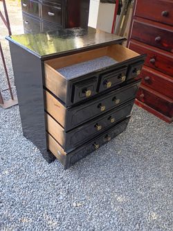 SOLIDWOOD DRESSER