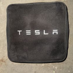 Tesla Mobile Charger