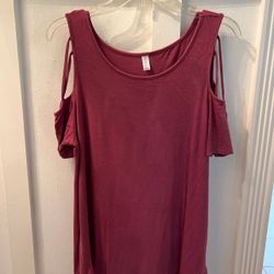 Niloufo Cold Shoulder Criss Cross Top