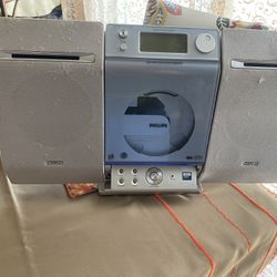 Sterio system with speakers