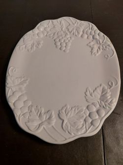18 In  Grape Leaf Oval Serving Platter Century Milk Glass