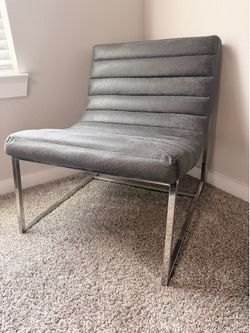 Modern accent chair